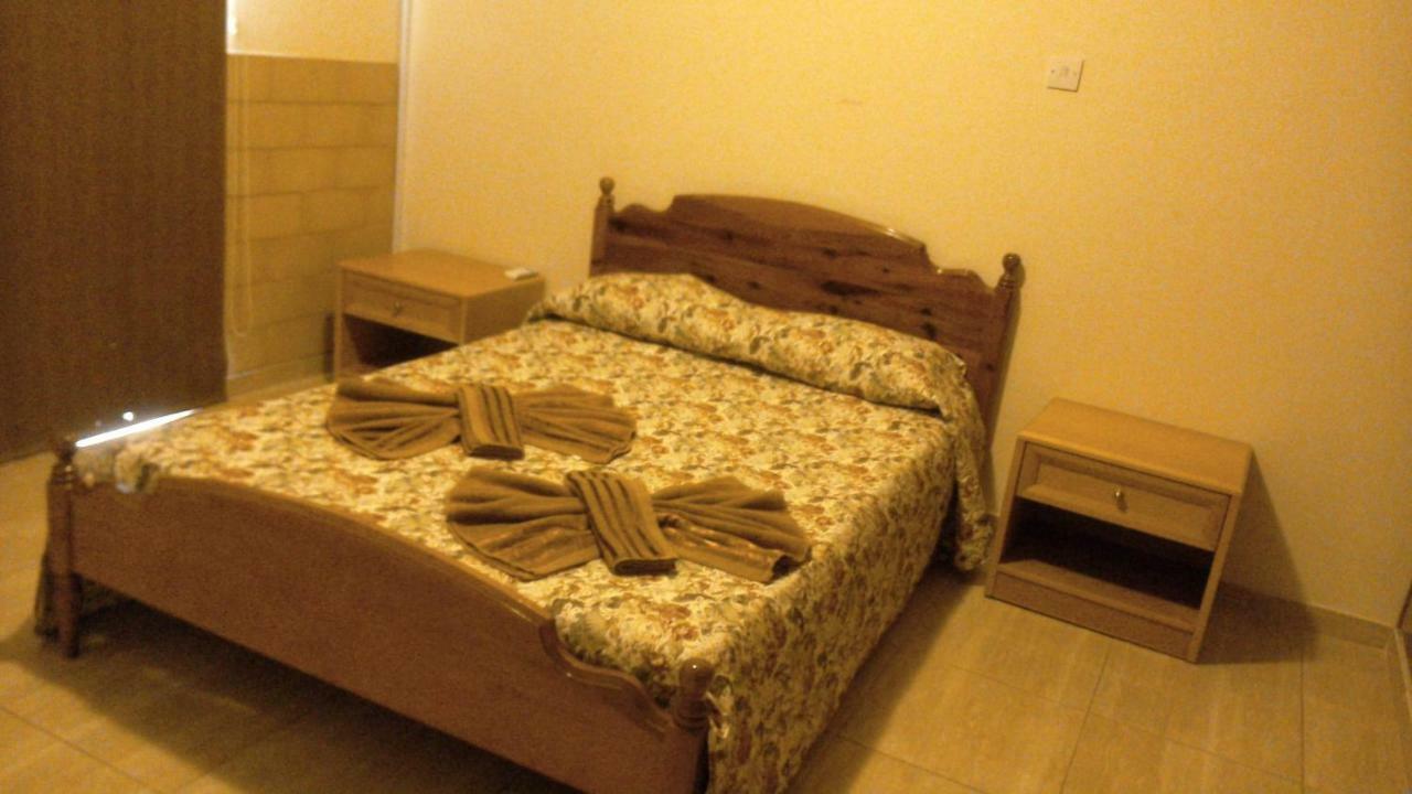Ferienwohnung Femia Court - Flat 8 Agia Napa Exterior foto